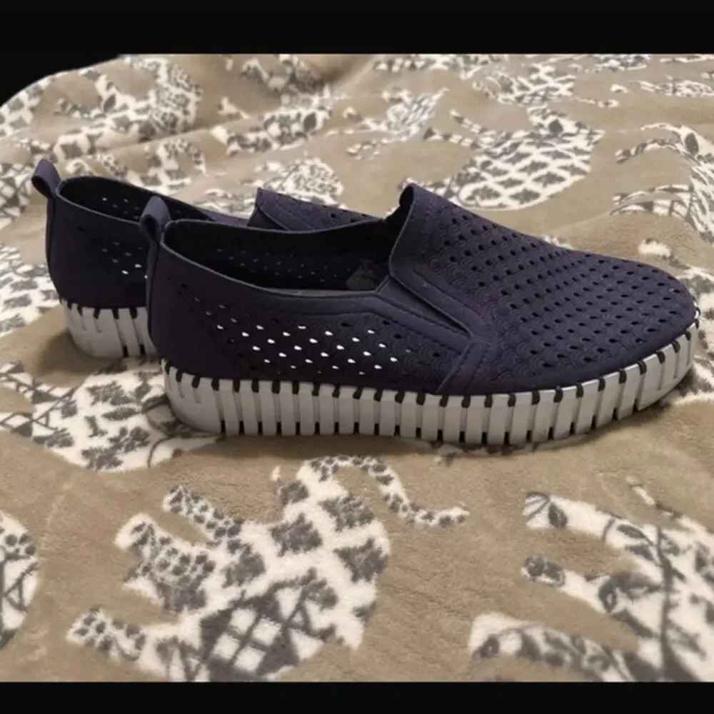 Ilse Jacobsen Hornbaek Tulip Perforated Slip-On Flats Navy Dark Purple Size 10